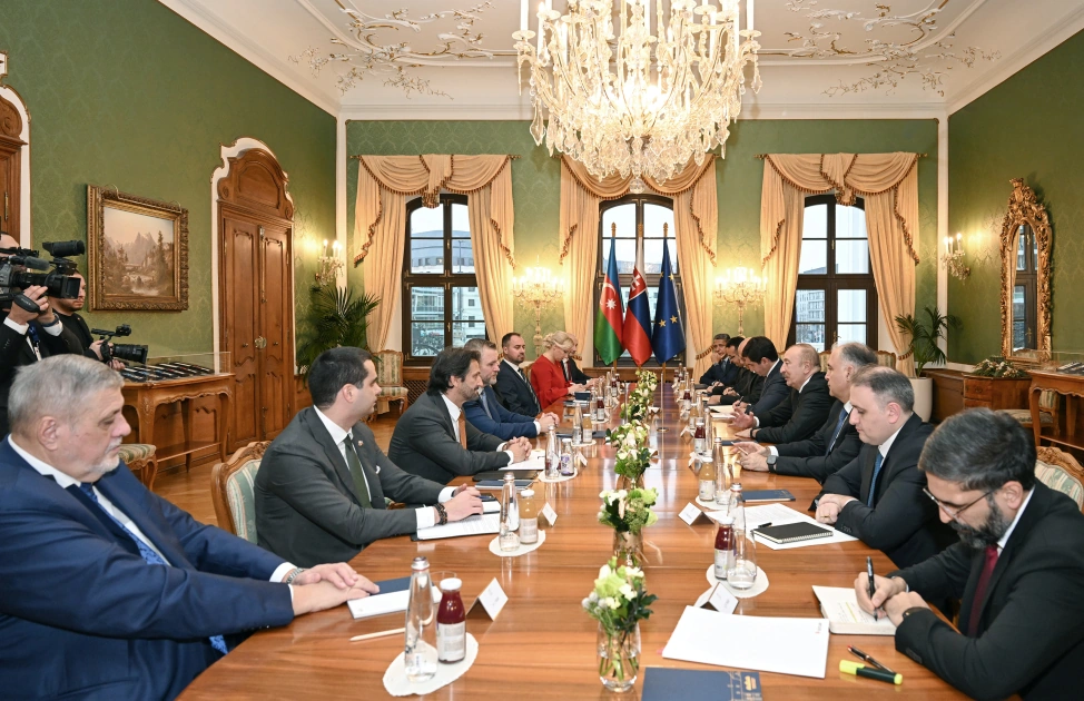President Ilham Aliyev hold expanded meeting with President of Slovakia in Bratislava