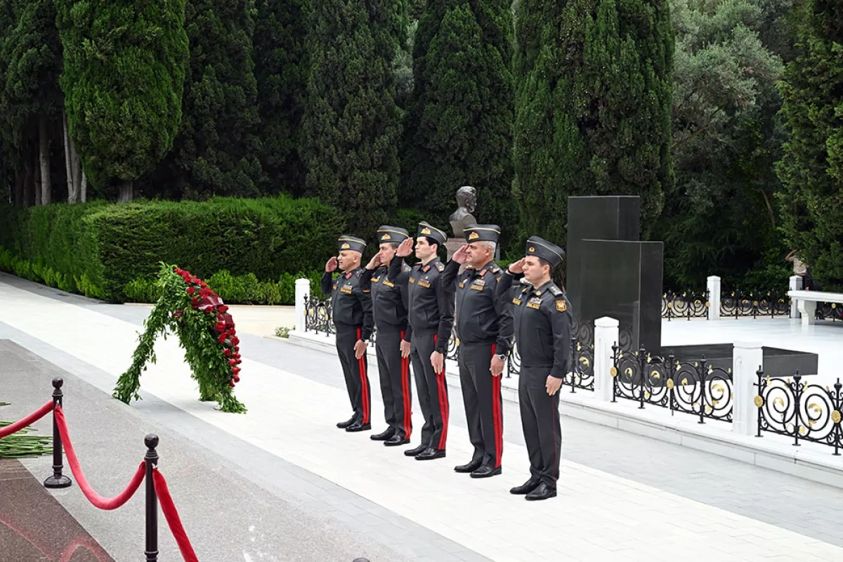 Azerbaijani defence officials mark Armed Forces Day with memorial ceremonies PHOTO