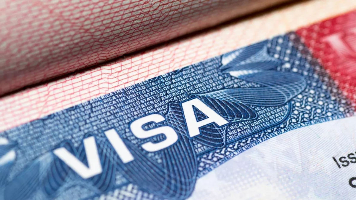 US judge blocks Trump visa restrictions on foreign students, journalists