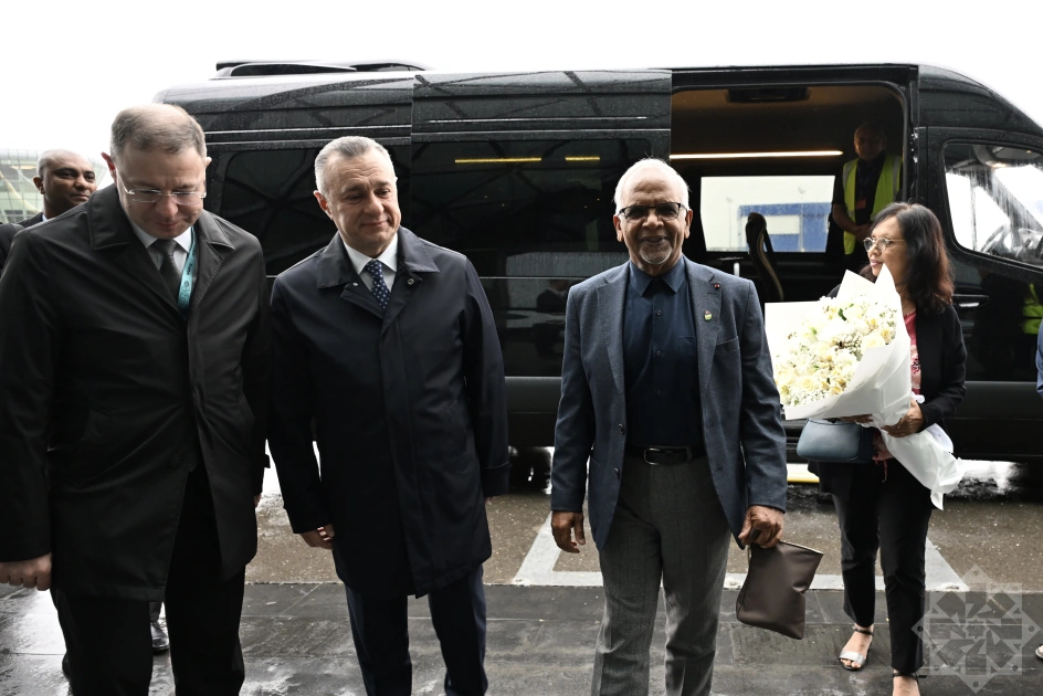 President of Mauritius arrives in Azerbaijan for WUF13 (PHOTO)