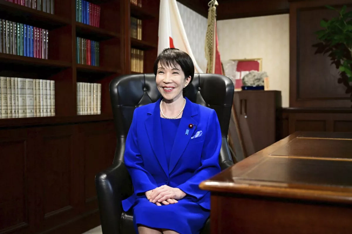 Japanese PM jokes about “ghosts” in official residence