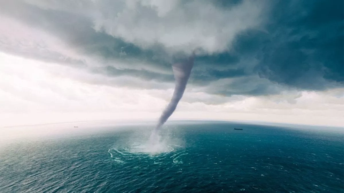 Rare tornado spotted over Armenia’s Lake Sevan VIDEO