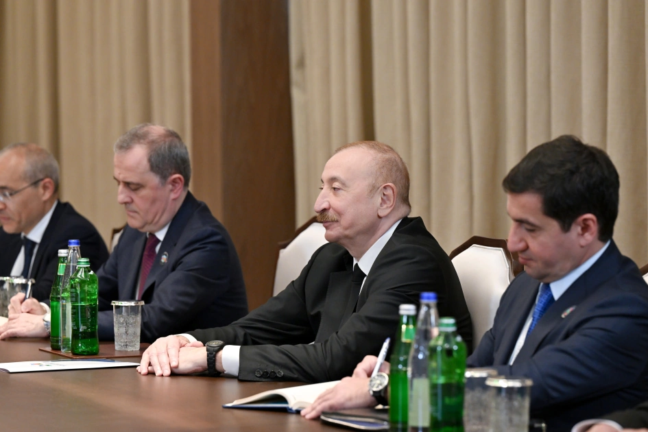 President Ilham Aliyev meets with President of Uzbekistan (PHOTO)