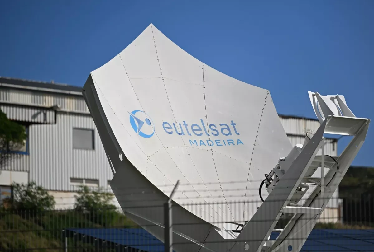 Paris prohibits major satellite company from selling equipment to Sweden