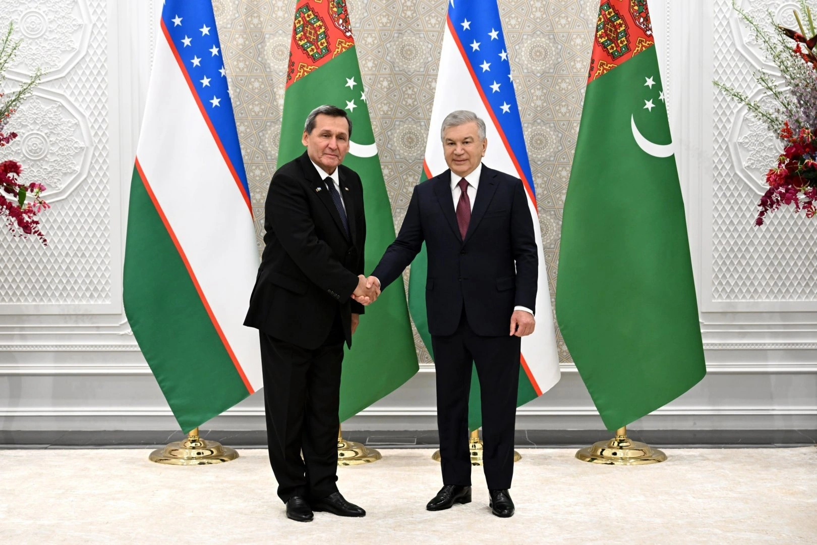 Uzbekistan, Turkmenistan discuss trade, freight transport expansion