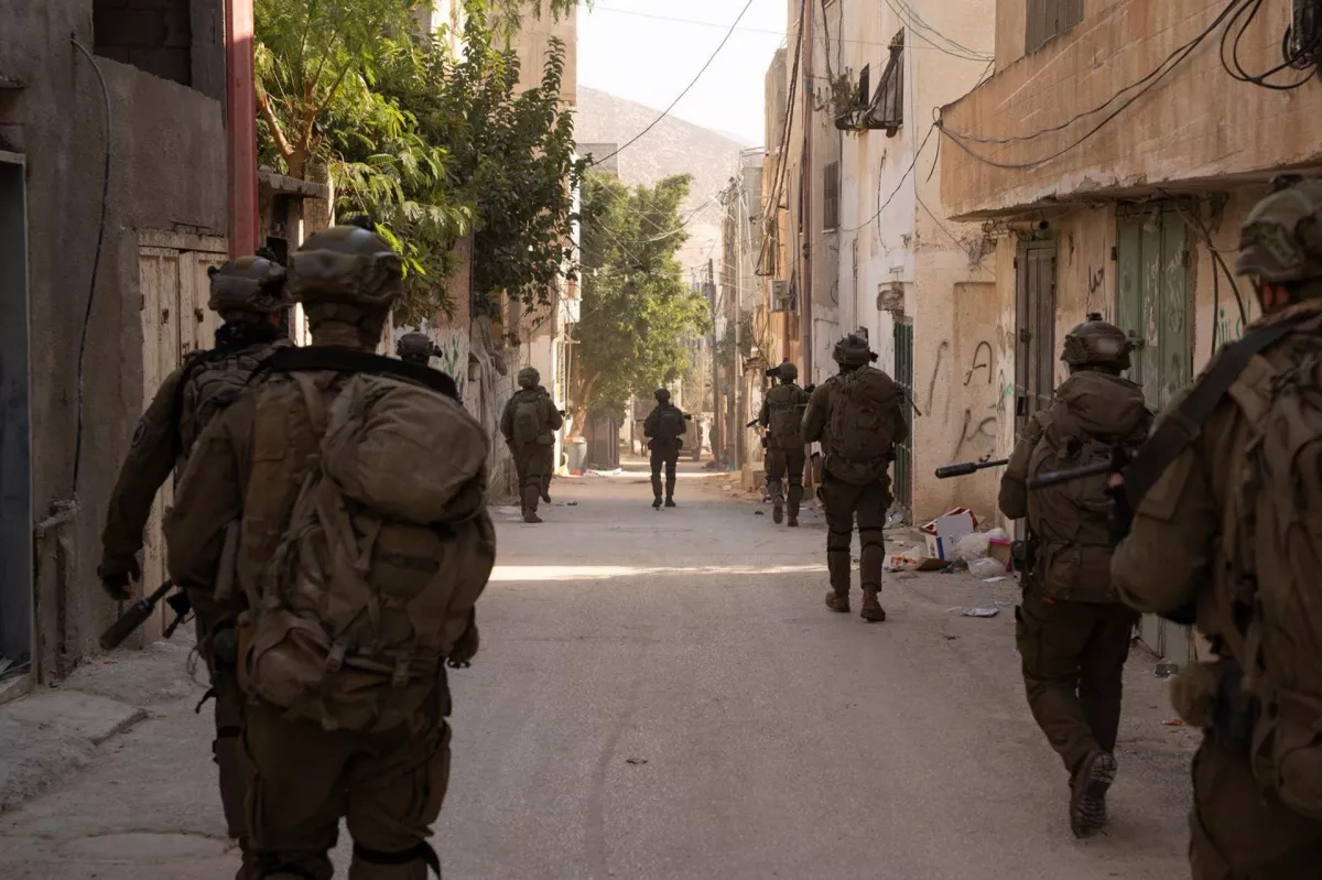 Israeli forces detain eight suspects in West Bank raid