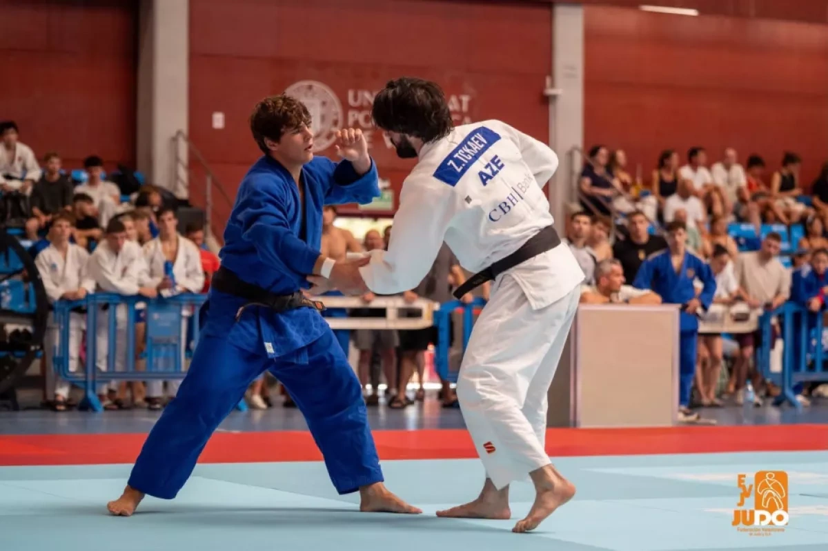 Azerbaijani judokas clinch two gold medals at Spanish Super Cup PHOTO