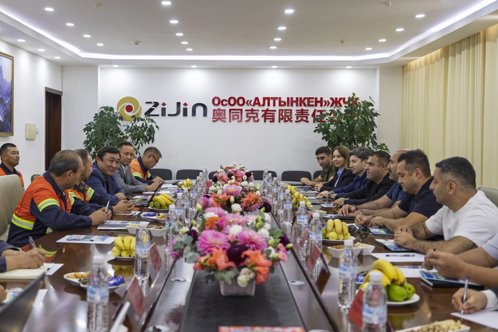 Azerbaijani delegation visits Altynken gold mine and gold refinery in Kyrgyzstan (PHOTO)