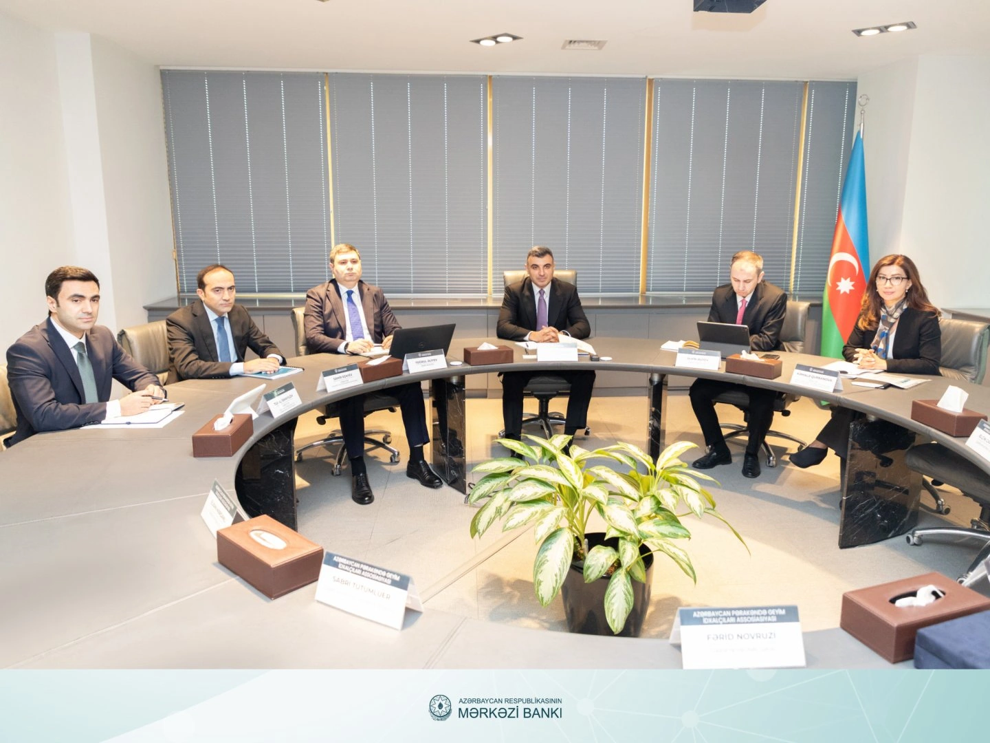 Central Bank of Azerbaijan engages retailers to strengthen cashless payment systems (PHOTO)