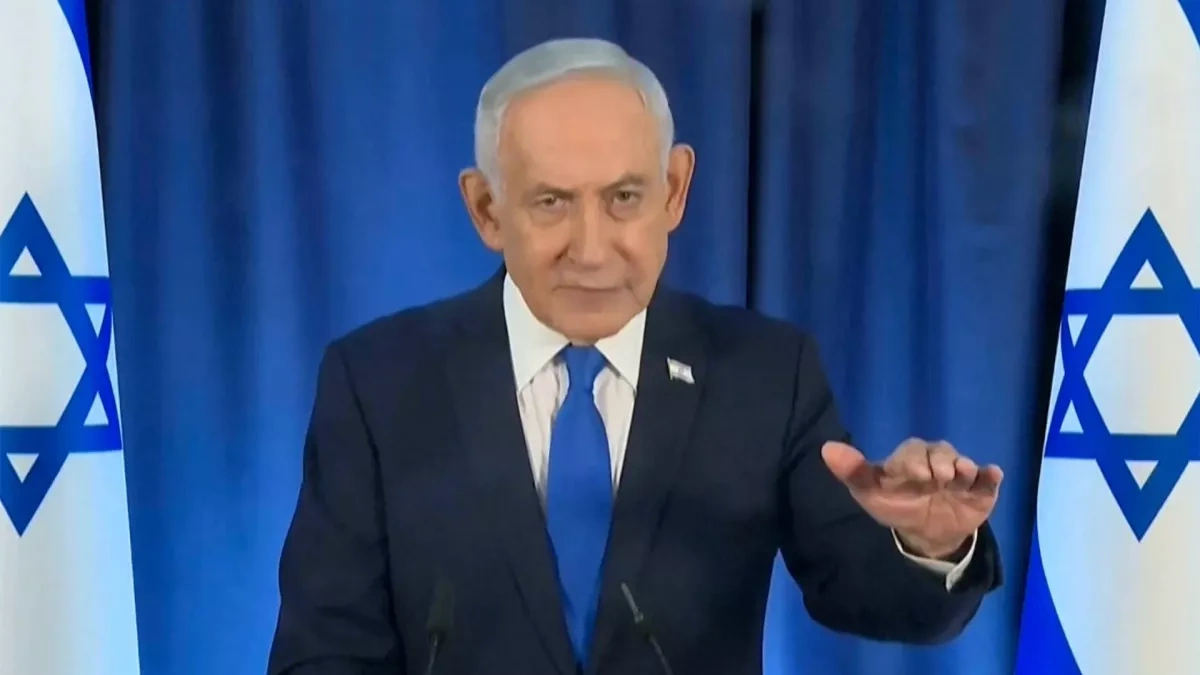 Netanyahu displays list of Iranian officials Israel plans to target video
