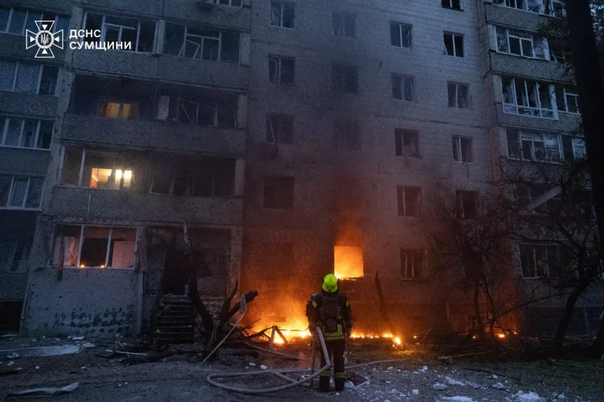 Russian drone attack sets Sumy shopping centre ablaze, six injured VIDEO / PHOTO