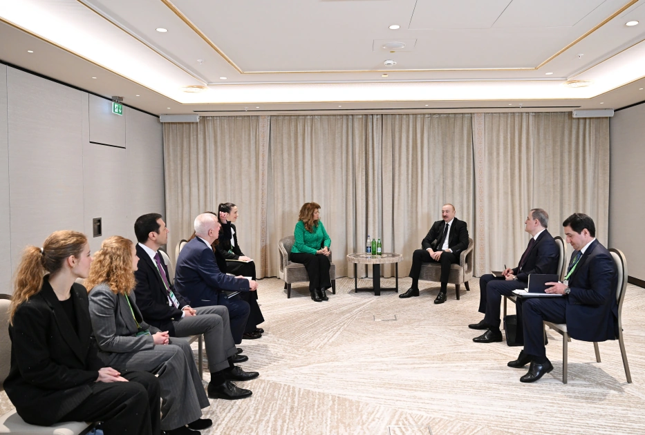 President Ilham Aliyev meets with President of Bulgaria in Munich (PHOTO)
