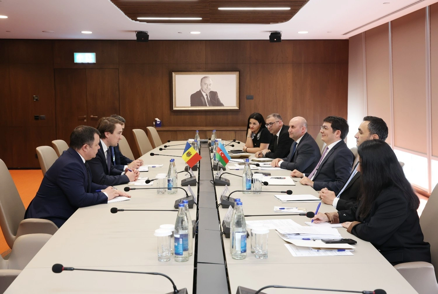 Azerbaijan and Moldova brainstorm expansion of economic synergy (PHOTO)