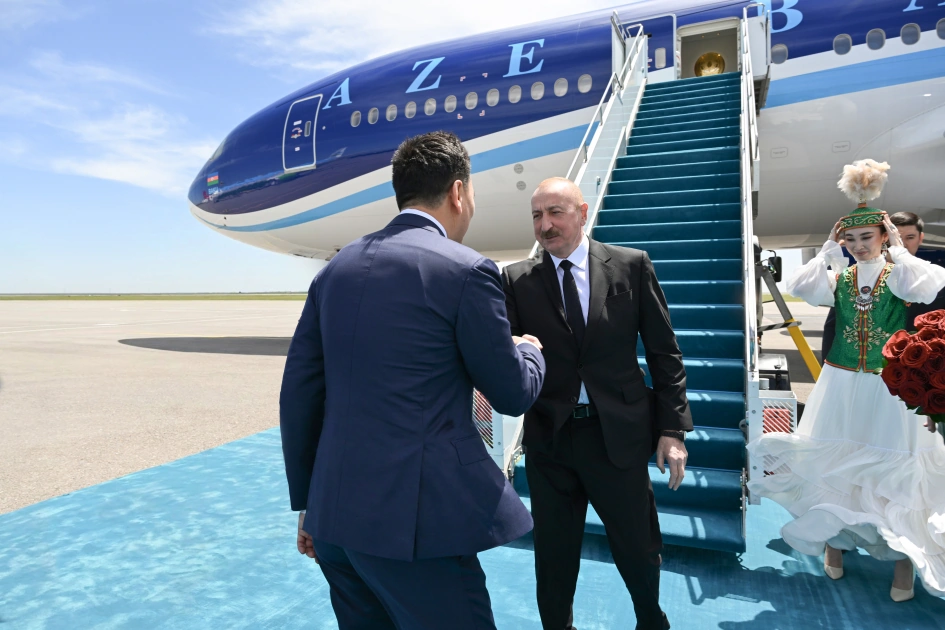 President Ilham Aliyev arrives in Kazakhstan for working visit (PHOTO)