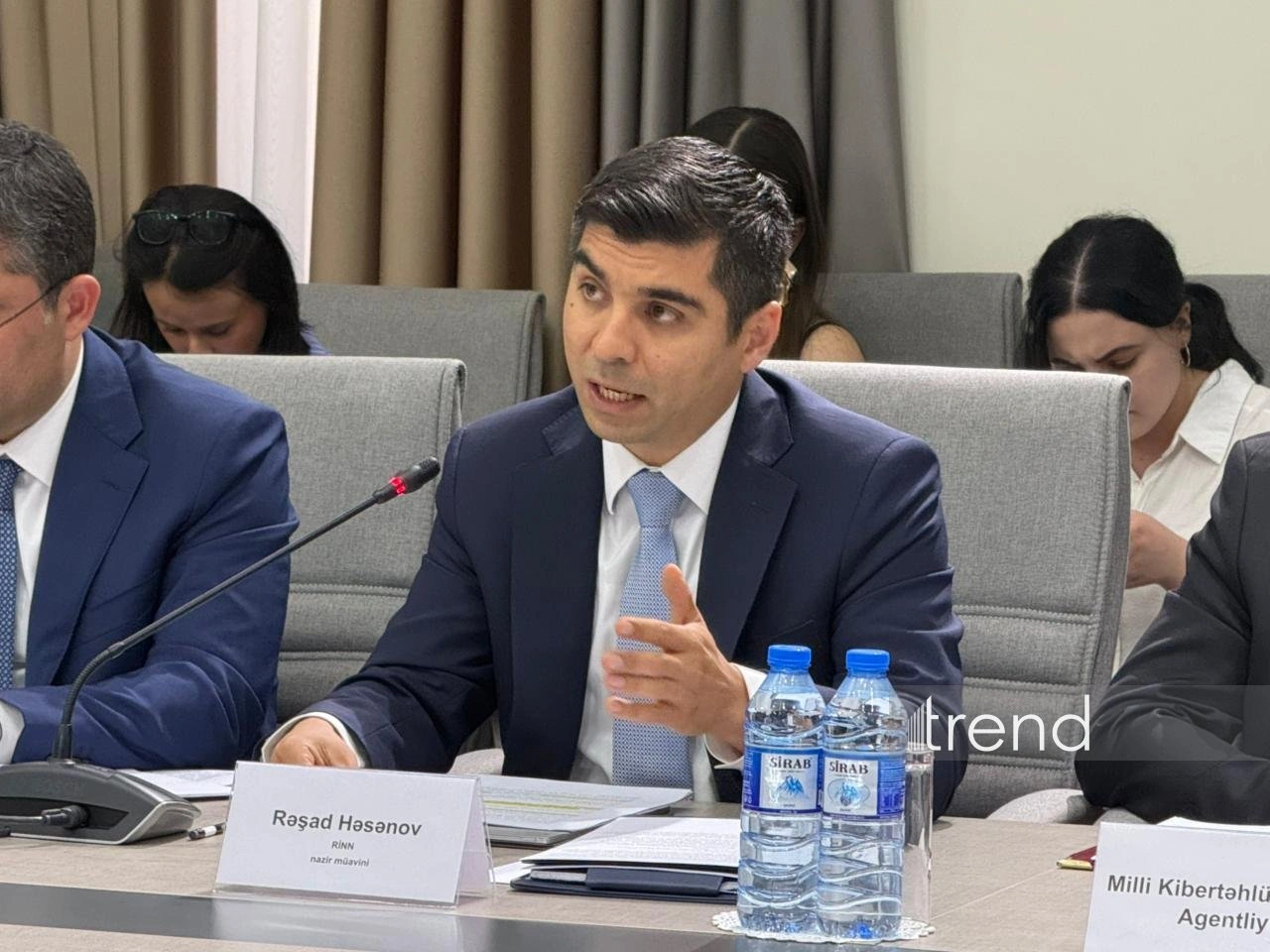 Azerbaijani MEDIA organizes public discussion of new draft law (PHOTO)