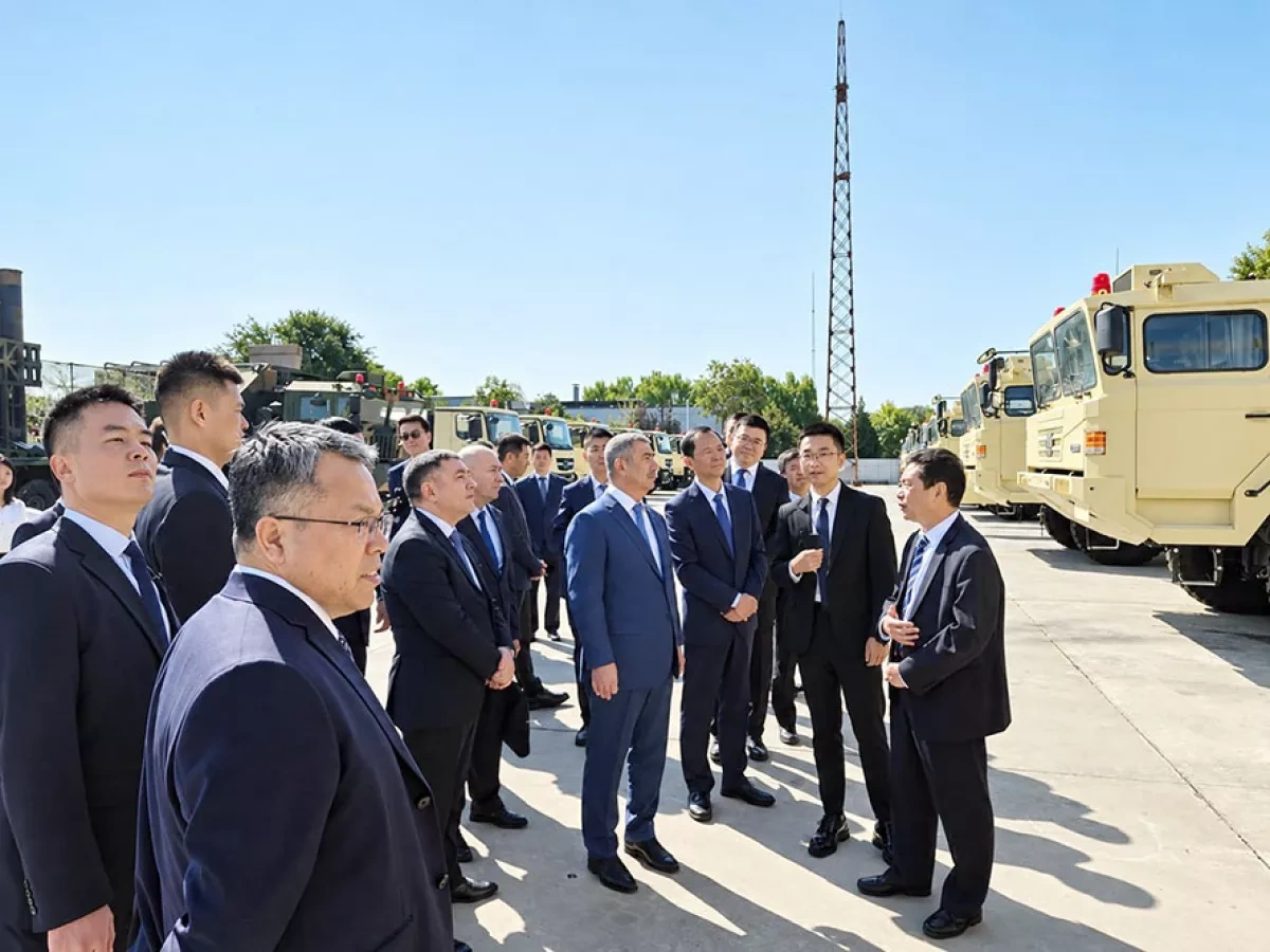 Azerbaijan, China defence chiefs discuss expanding military cooperation PHOTO