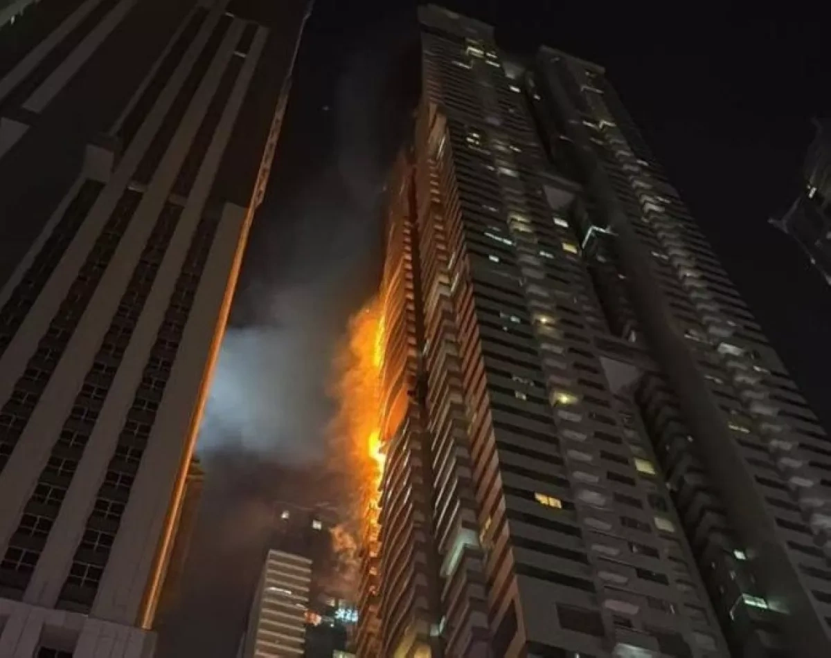 Fire under control in high-rise building in Dubai, no injuries reported PHOTO