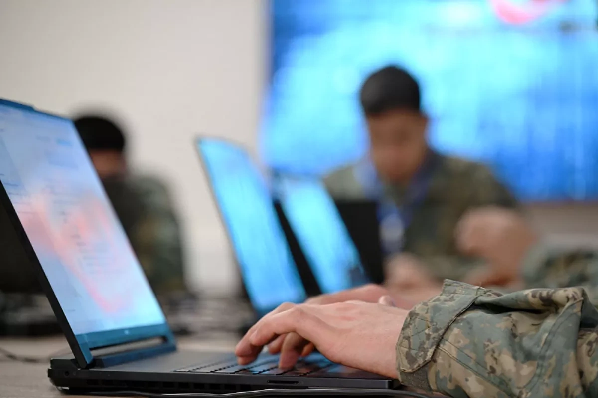 Azerbaijani, UK servicemen take part in joint cybersecurity drill Photo