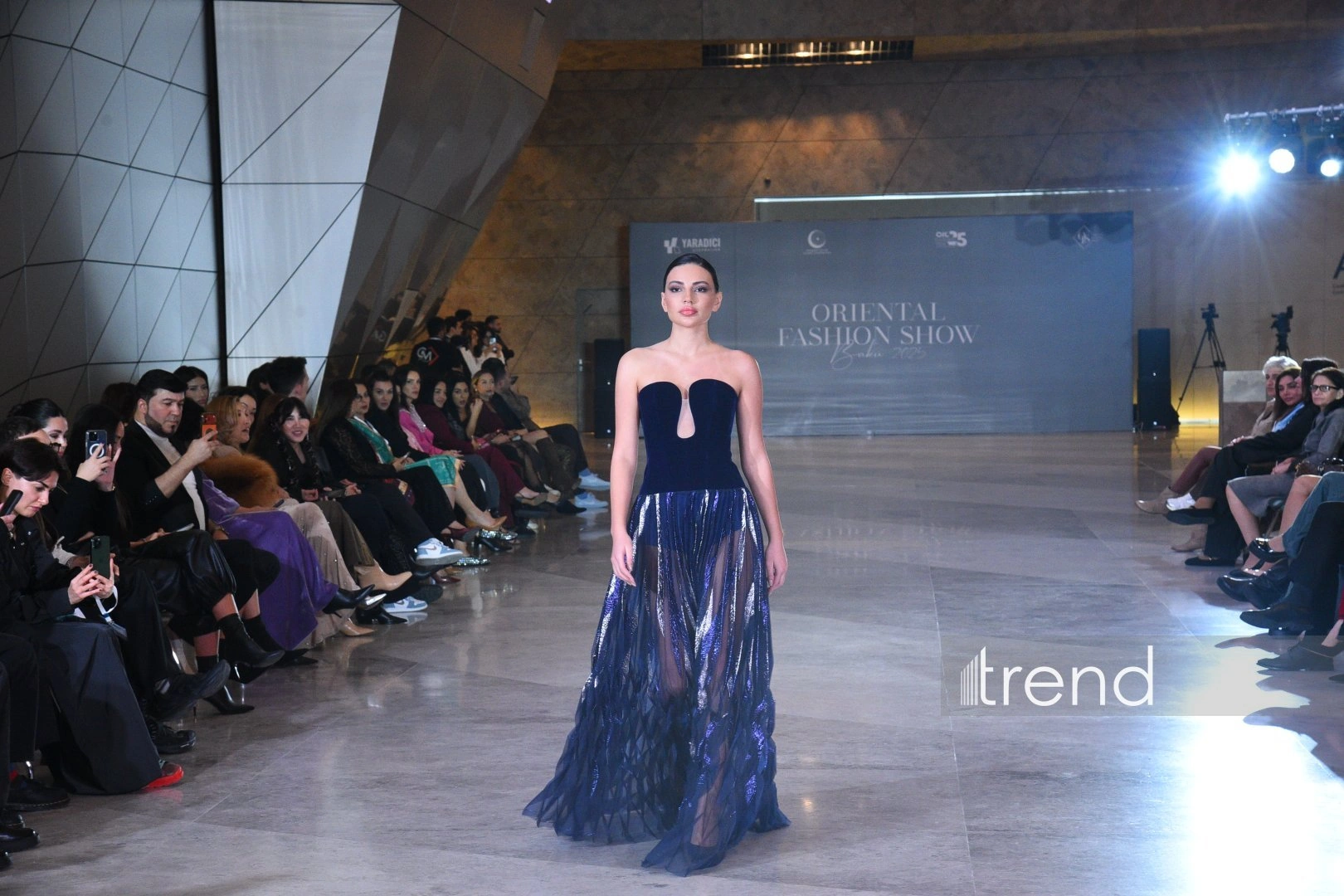 Colorful defile of Oriental Fashion Show highlights Baku Creative Week - 2025 (PHOTO)