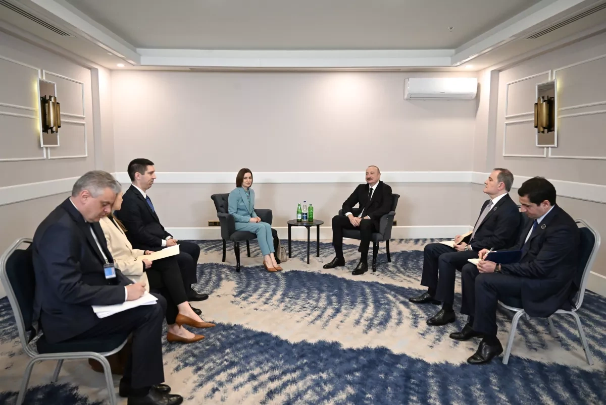 Azerbaijani President Ilham Aliyev meets Moldovan President Maia Sandu in Antalya PHOTO
