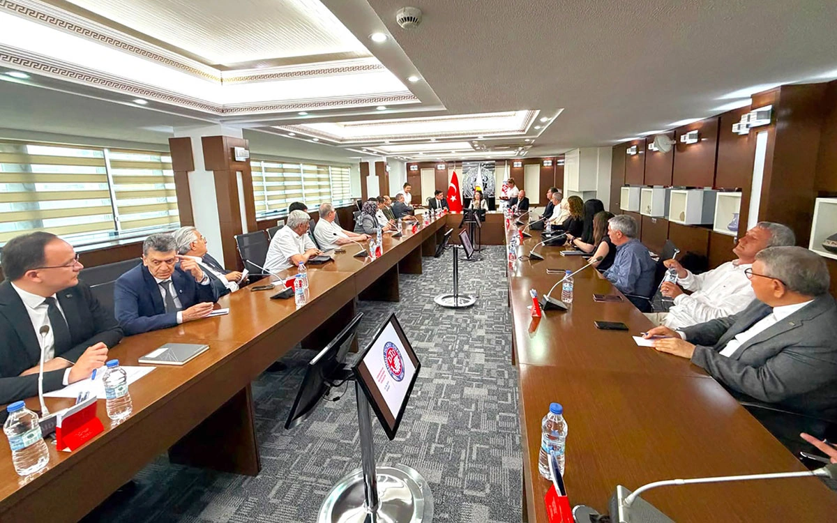 Turkmenistan promotes investment climate at business forum in Türkiye