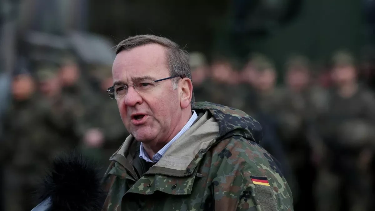 German defence chief expects thousands of volunteers to join army