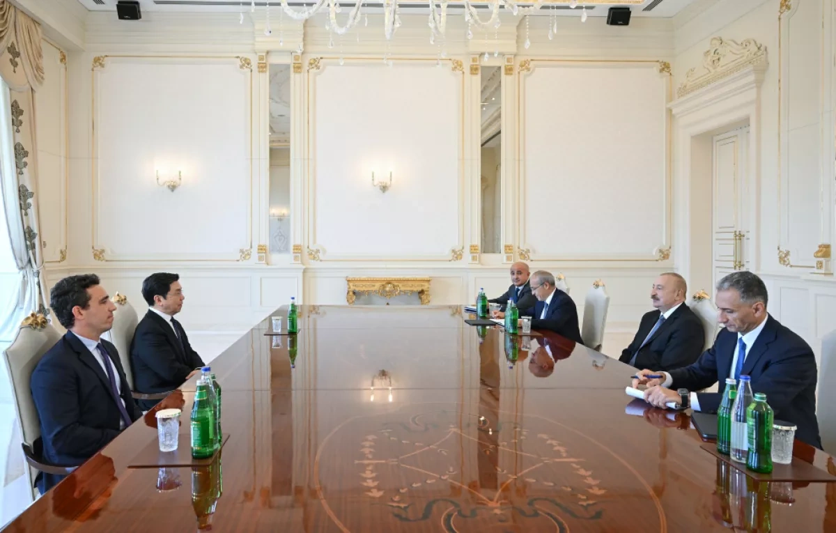 Azerbaijani president receives executives from Chinese, Italian companies PHOTO