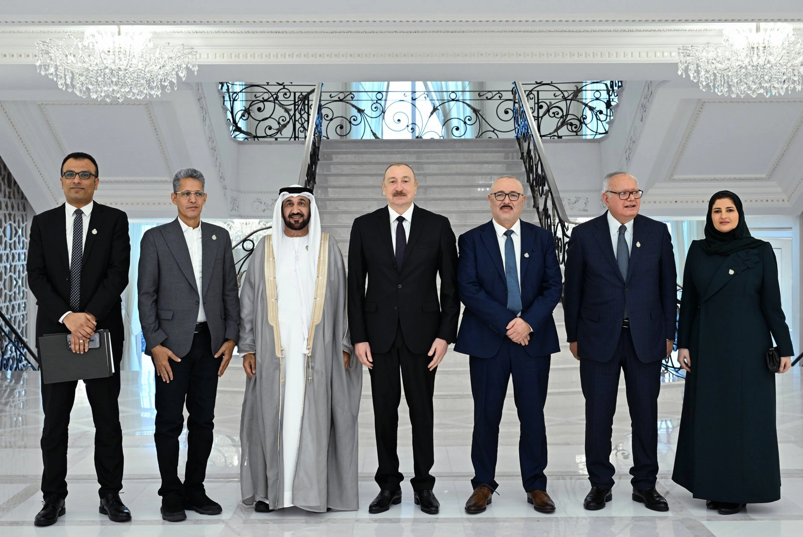 President Ilham Aliyev receives delegation headed by President of Arab Parliament (PHOTO)