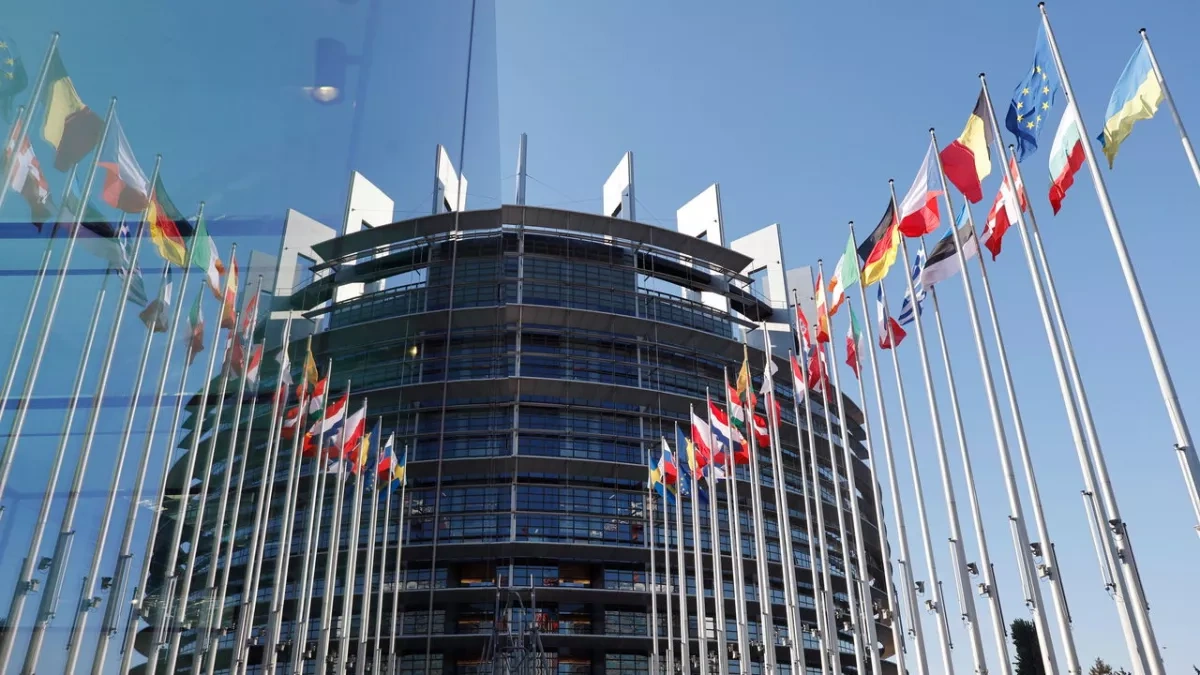 EU struggles for consensus on €90 billion Ukraine loan SANCTIONS VOTE DELAYED