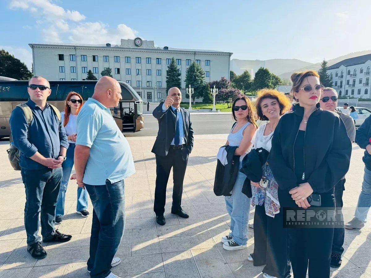 Azerbaijan's Khankandi welcomes Georgian journalists, bloggers PHOTO