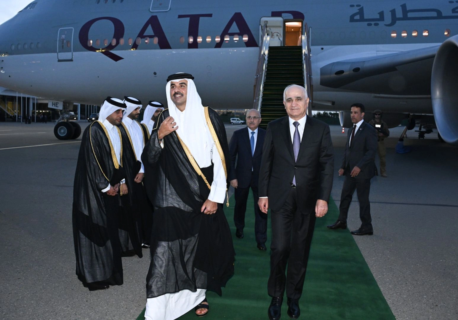 Amir of Qatar arrives in Azerbaijan to attend 7th CICA summit (PHOTO)