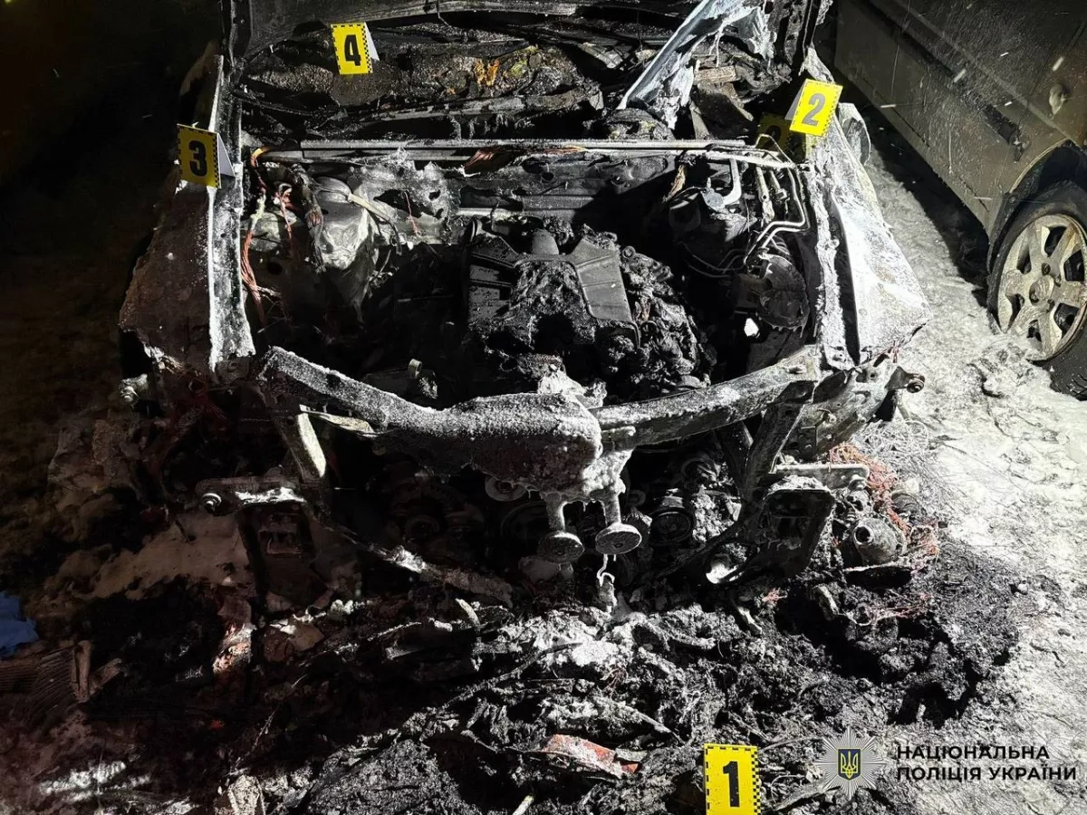 Man detained in Kyiv for burning military vehicles for payment photo