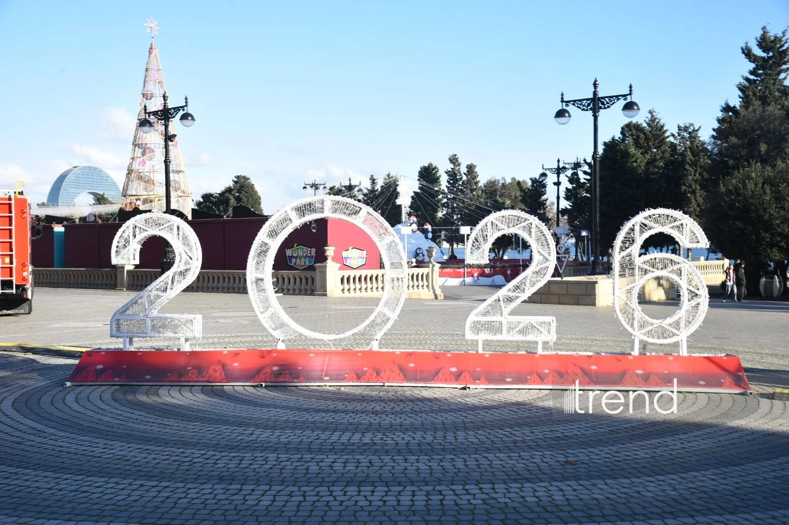 Azerbaijan's Baku on New Year's Eve (PHOTO REPORT)