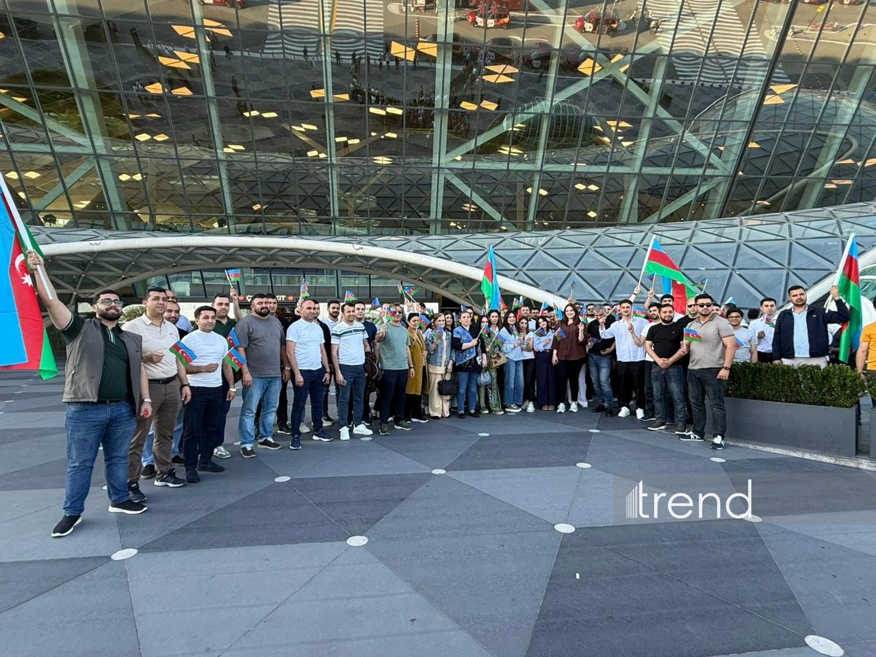 Azerbaijan’s European minifootball champions return home (PHOTO)