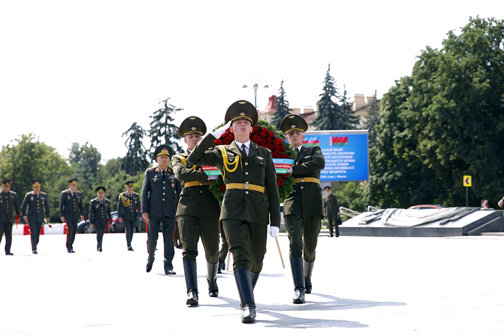 Azerbaijan's Chief of General Staff arrives in Belarus on official visit (PHOTO)