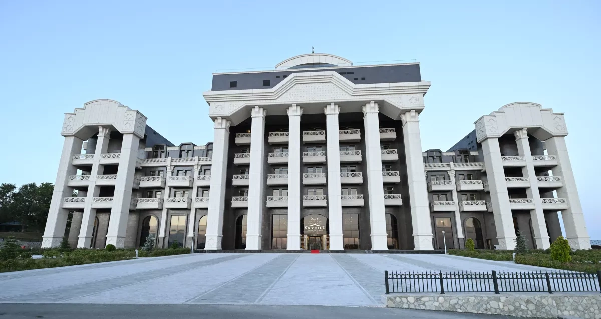 Azerbaijani leader, first lady attend Pirgulu Park hotel opening in Shamakhi PHOTO / UPDATED