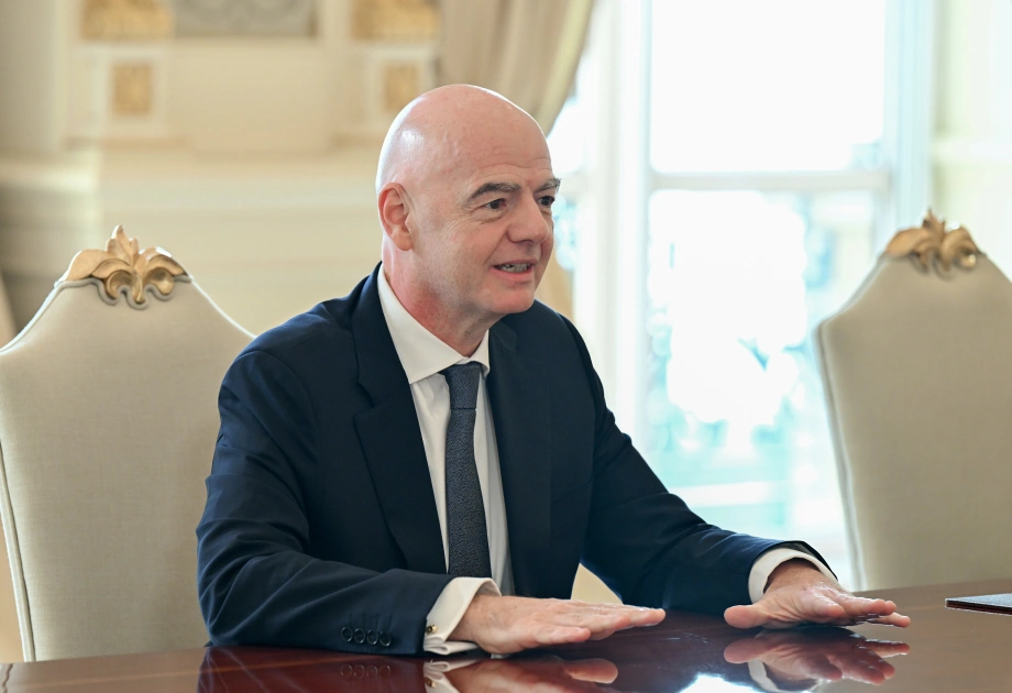 President Ilham Aliyev receives FIFA President (PHOTO)