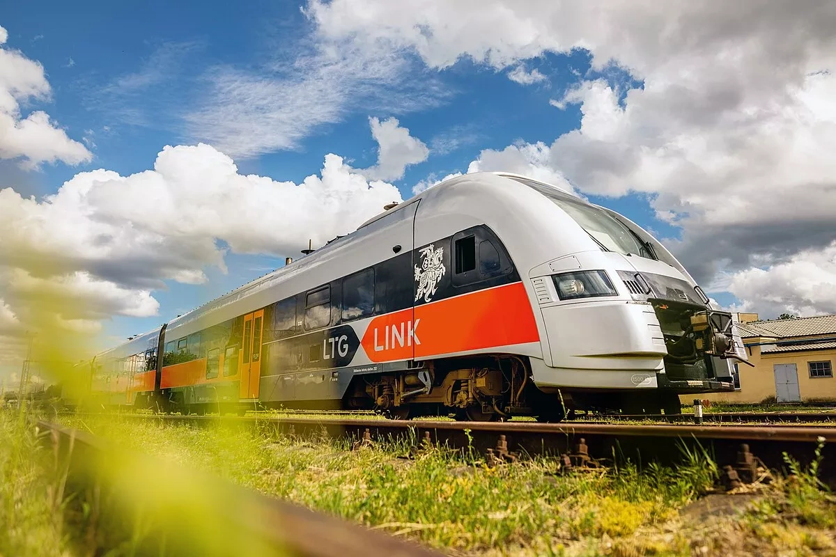 Lithuania cuts local train fares by 50% through early summer