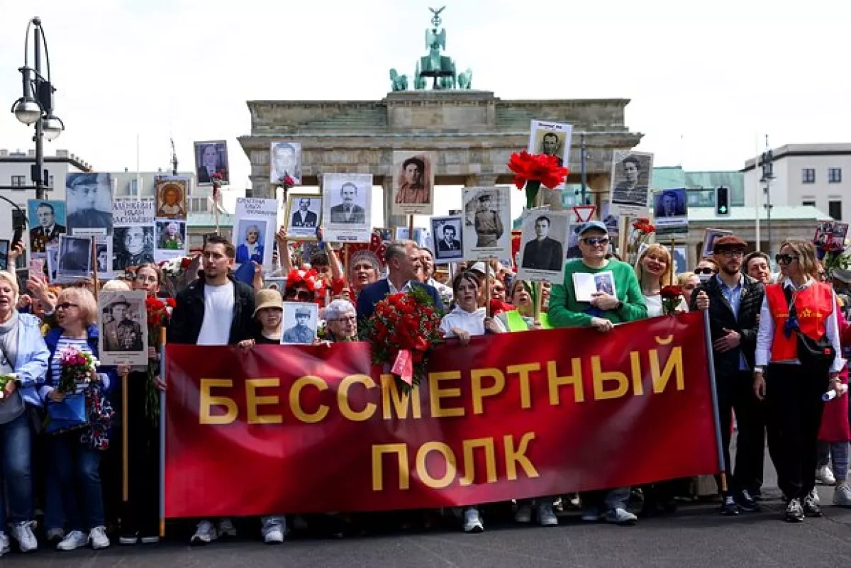 Berlin moves to ban Soviet symbols at World War II memorials on May 9