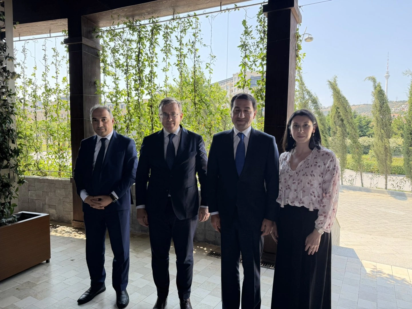 Azerbaijan, France discuss bilateral relations in Baku