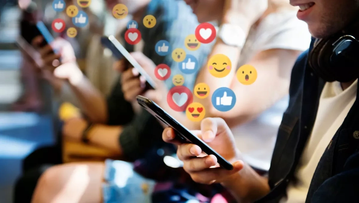 Large study finds teens from low-income homes more vulnerable to social media harms