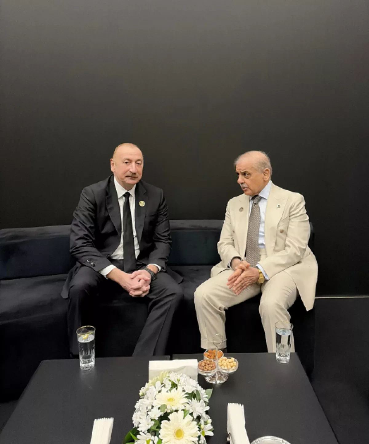 Azerbaijani president, Pakistan’s prime minister hold talks in Antalya PHOTO