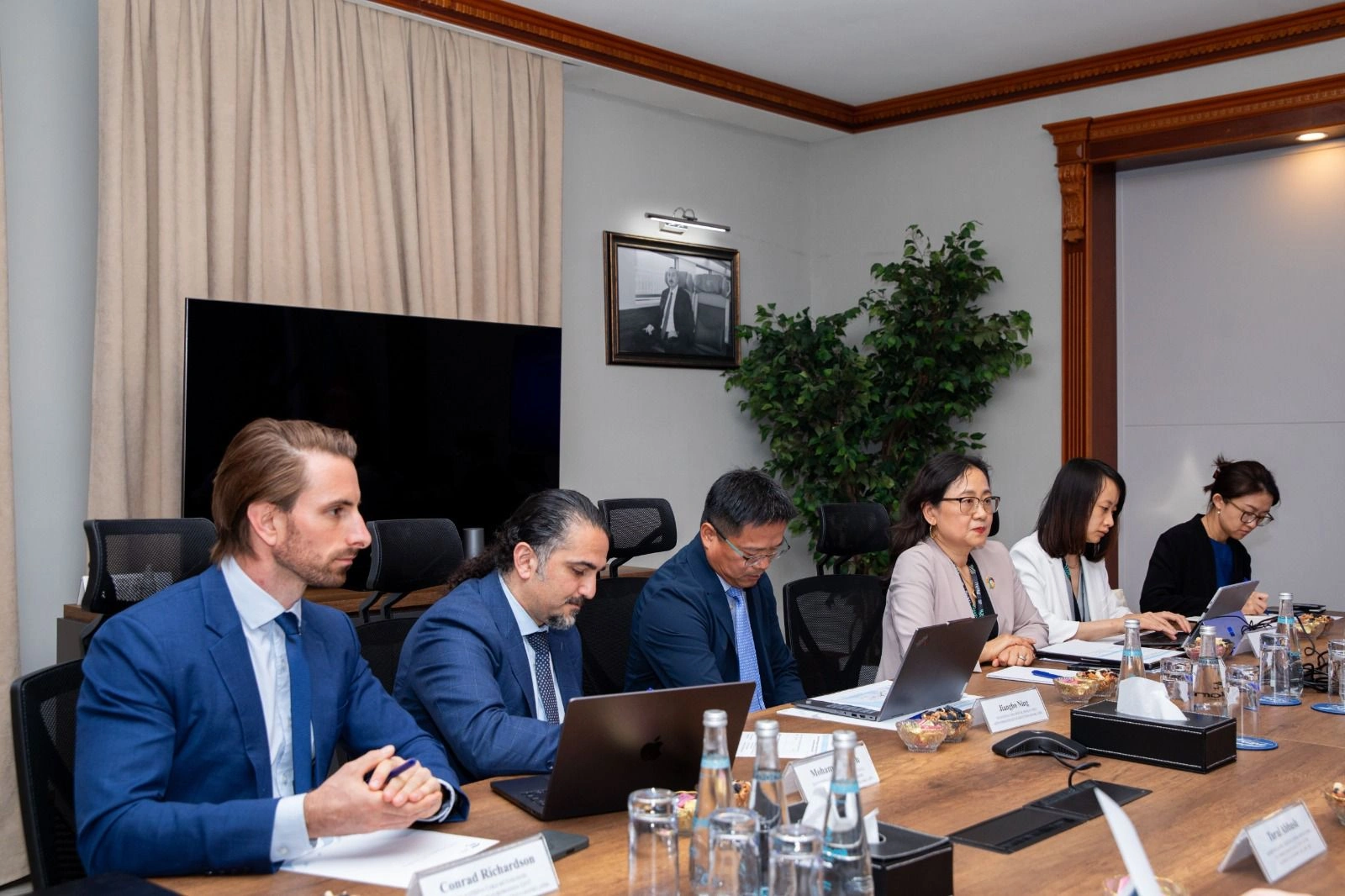 Azerbaijan Railways, AIIB discuss future cooperation (PHOTO)