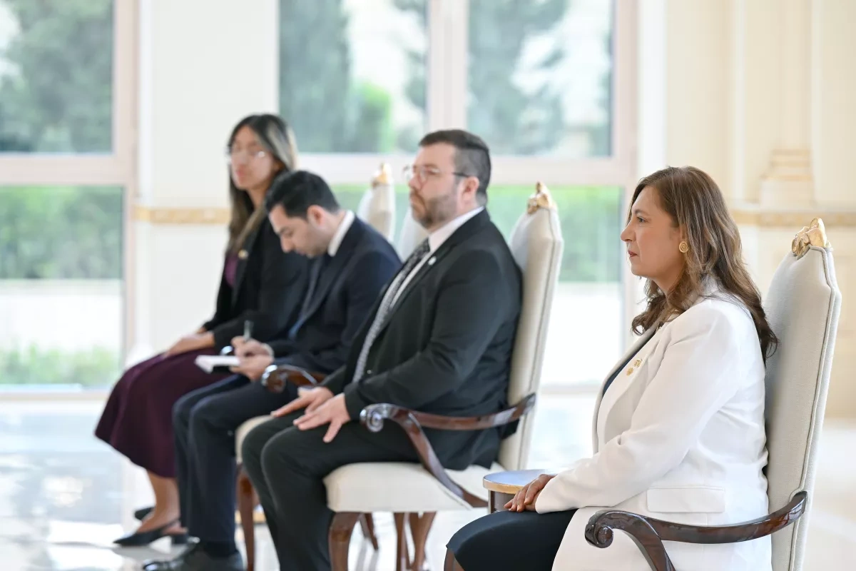 Azerbaijani president receives newly appointed ambassador of Colombia Photo