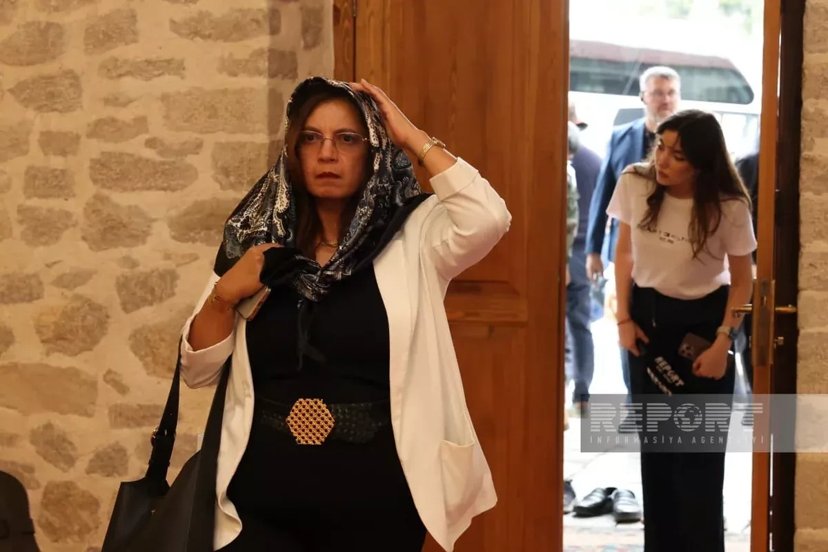 Diplomats from Muslim countries pray in Azerbaijan’s Shusha mosque PHOTO