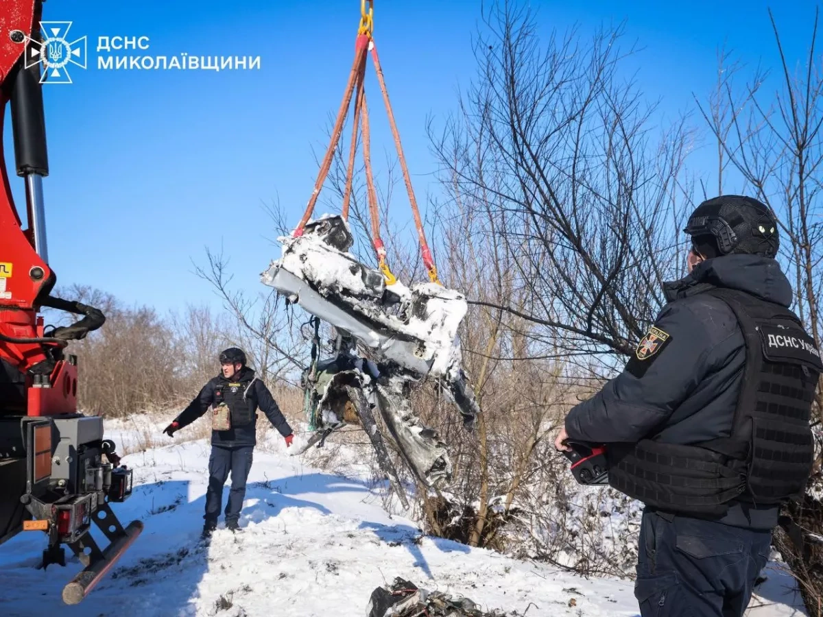 Ukrainian engineers neutralise remains of Russian cruise missile in Mykolaiv PHOTO