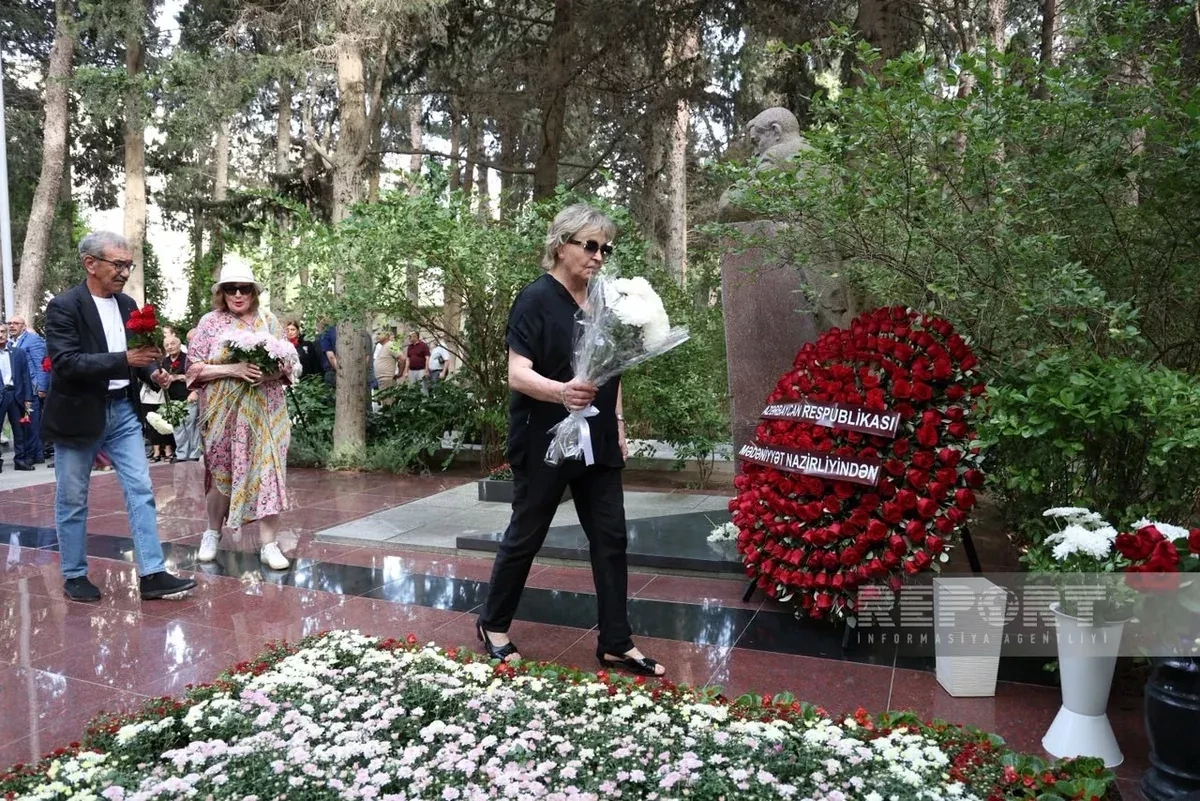 Baku honors iconic singer Muslim Magomayev on 84th birth anniversary PHOTO