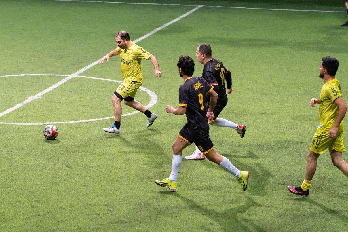 Yelo Bank holds football championship among employees (PHOTO)
