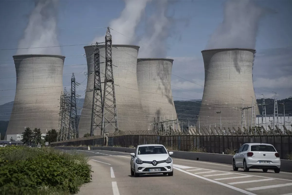Poland hits record 30  gigawatts power output amid winter demand