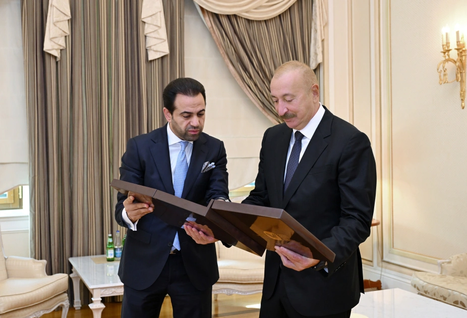 President Ilham Aliyev receives Secretary-General of Muslim Council of Elders (PHOTO)